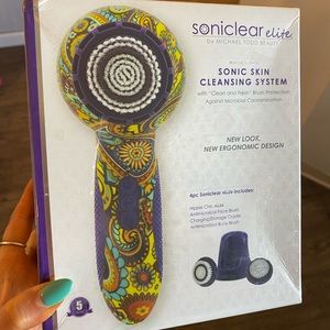 Michael Todd Soniclear Facial device